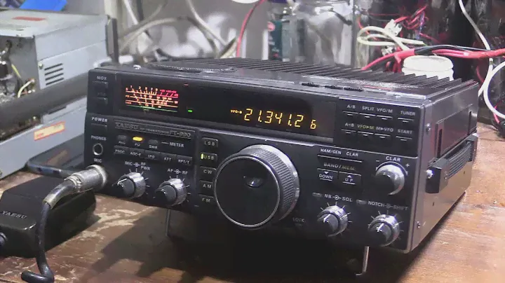 Prova della radio Yaesu FT-890