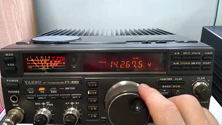 Yaesu FT890