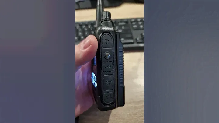 Radiotelefon YAESU FT5D