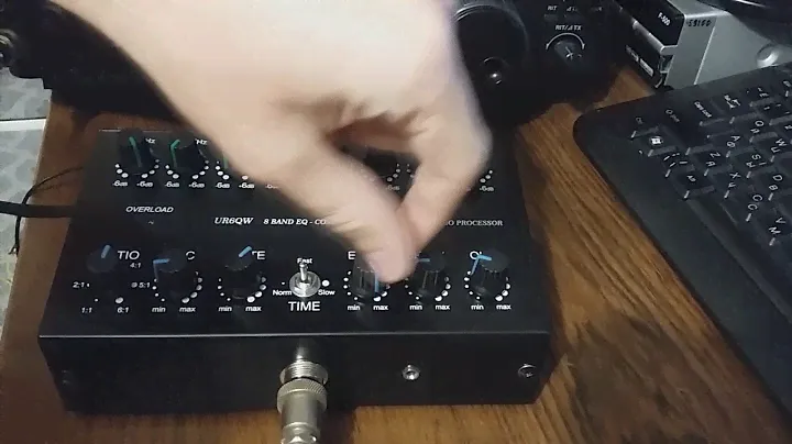 UR6QW 8 band Equalizer Compressor Echo effect with NOISE GATE (EQ V.5)