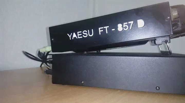 YAESU FT-857 D  NEW LOOK