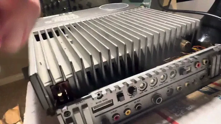 Yaesu FT-757GX flip transceiver back together power test on all bands 95 W except 10 m