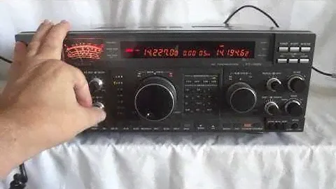 Yaesu FT-1000D classic high-end ham transceiver