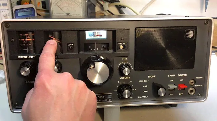 Yaesu FRG-7 Shortwave Radio Operation And Hands On Use