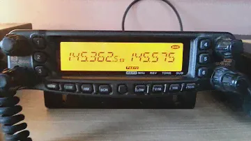 YAESU FT-8800