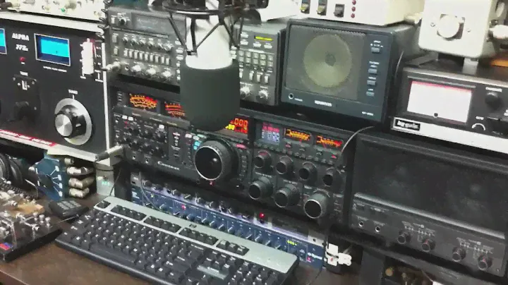 PY7ZY and WA2V at VE3NGW HAM RADIO  YAESU FTDX-9000