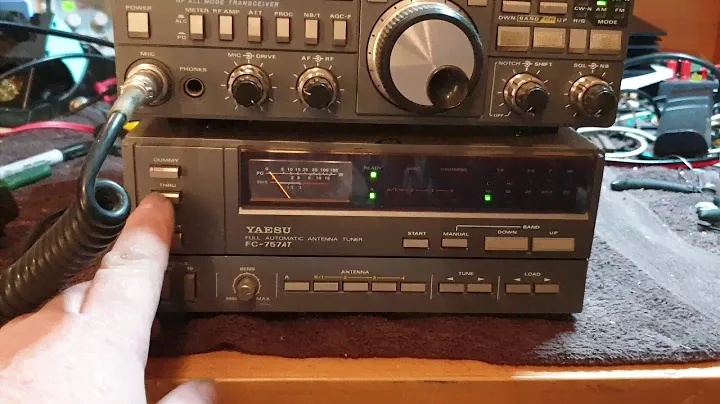Yaesu FT757GX2 with the matching yaesu FC757AT auto tuner.